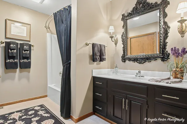 $500,000 | 14320 Westwood Trail, Woodstock, IL 60098