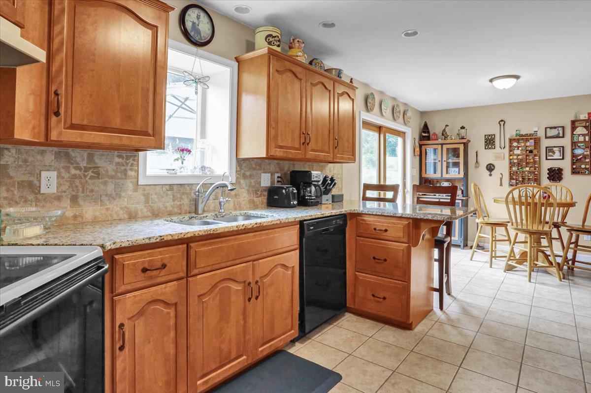 32 Henne Road Bernville, PA 19506 - Photo 3 of 40