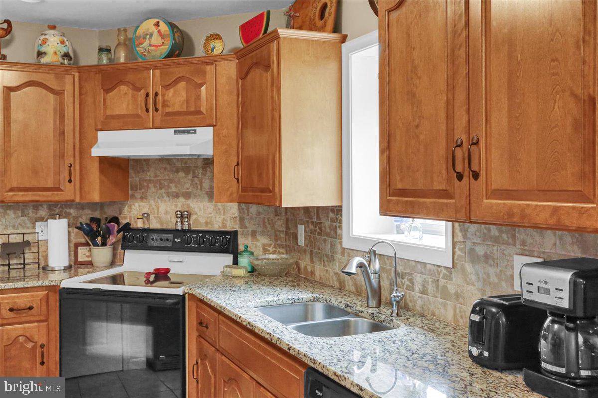 32 Henne Road Bernville, PA 19506 - Photo 5 of 40