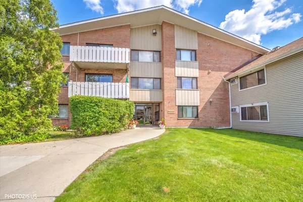 $150,000 | 4000 Bayside Drive, Unit 207, Palatine, IL 60074