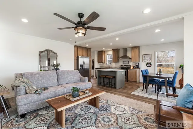 $775,000 | 3831 3580 West, Moore, ID 83255