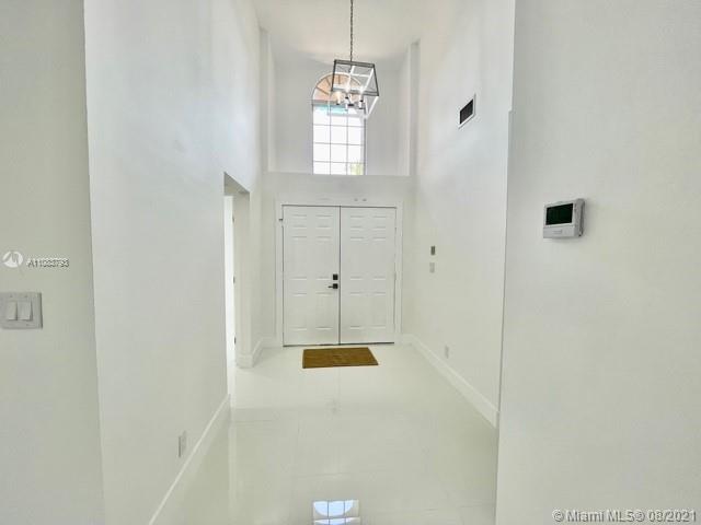 11069 Rios Road, Unit 11069 Boca Raton, FL 33498 - Photo 8 of 14 a view of an empty room