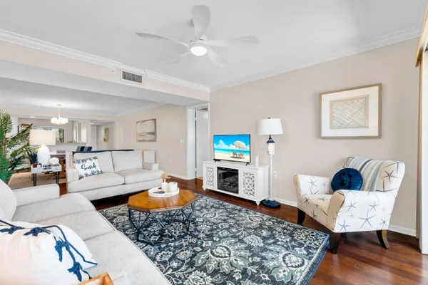 $2,700 | 1501 Marina Isle Way, Unit 305, Jupiter, FL 33477