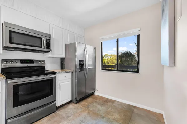 $2,700 | 1501 Marina Isle Way, Unit 305, Jupiter, FL 33477