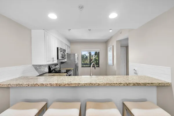 $2,700 | 1501 Marina Isle Way, Unit 305, Jupiter, FL 33477