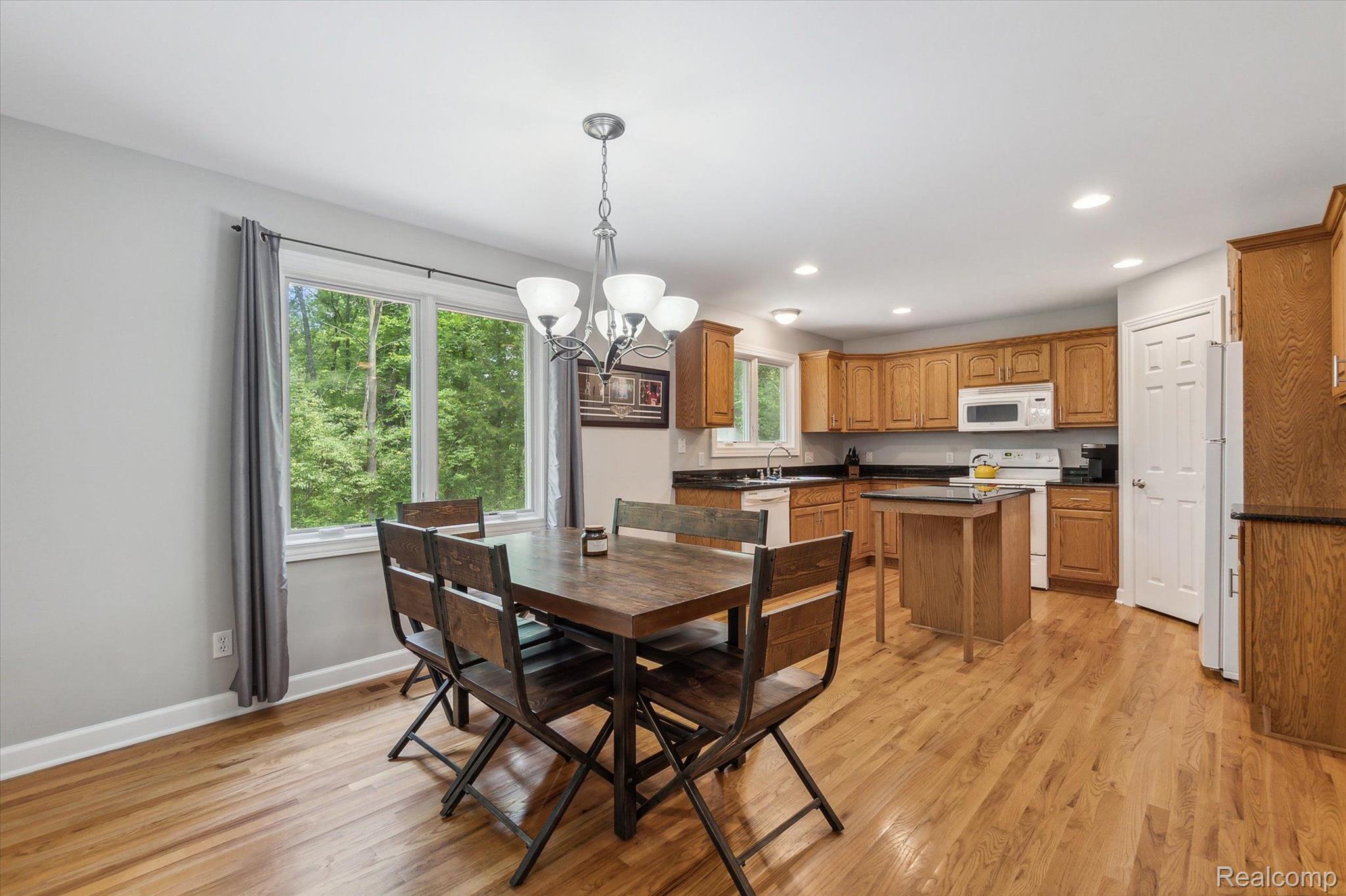 6323 Cohoctah Road Fenton, MI 48430 - Photo 11 of 38 Gallery Image 11
