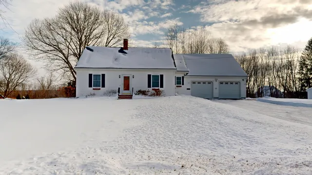 $397,500 | 578 Main Street, Monmouth, ME 04259