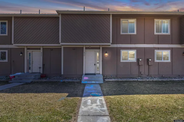 $165,000 | 820 Moccasin Lane, Rock Springs, WY 82901