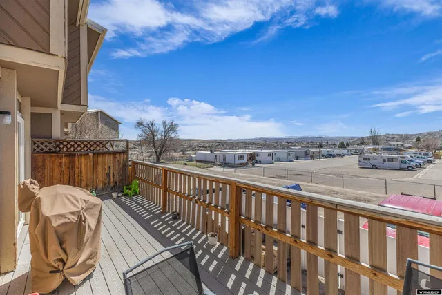 $165,000 | 820 Moccasin Lane, Rock Springs, WY 82901