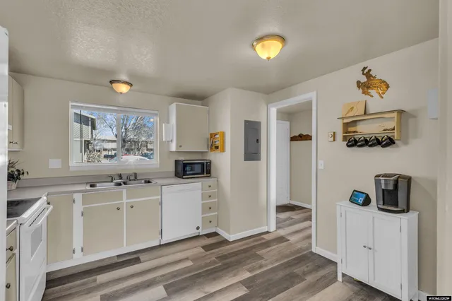 $165,000 | 820 Moccasin Lane, Rock Springs, WY 82901