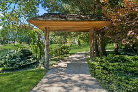 $2,250,000 | Undisclosed Address, North Barrington, IL 60010