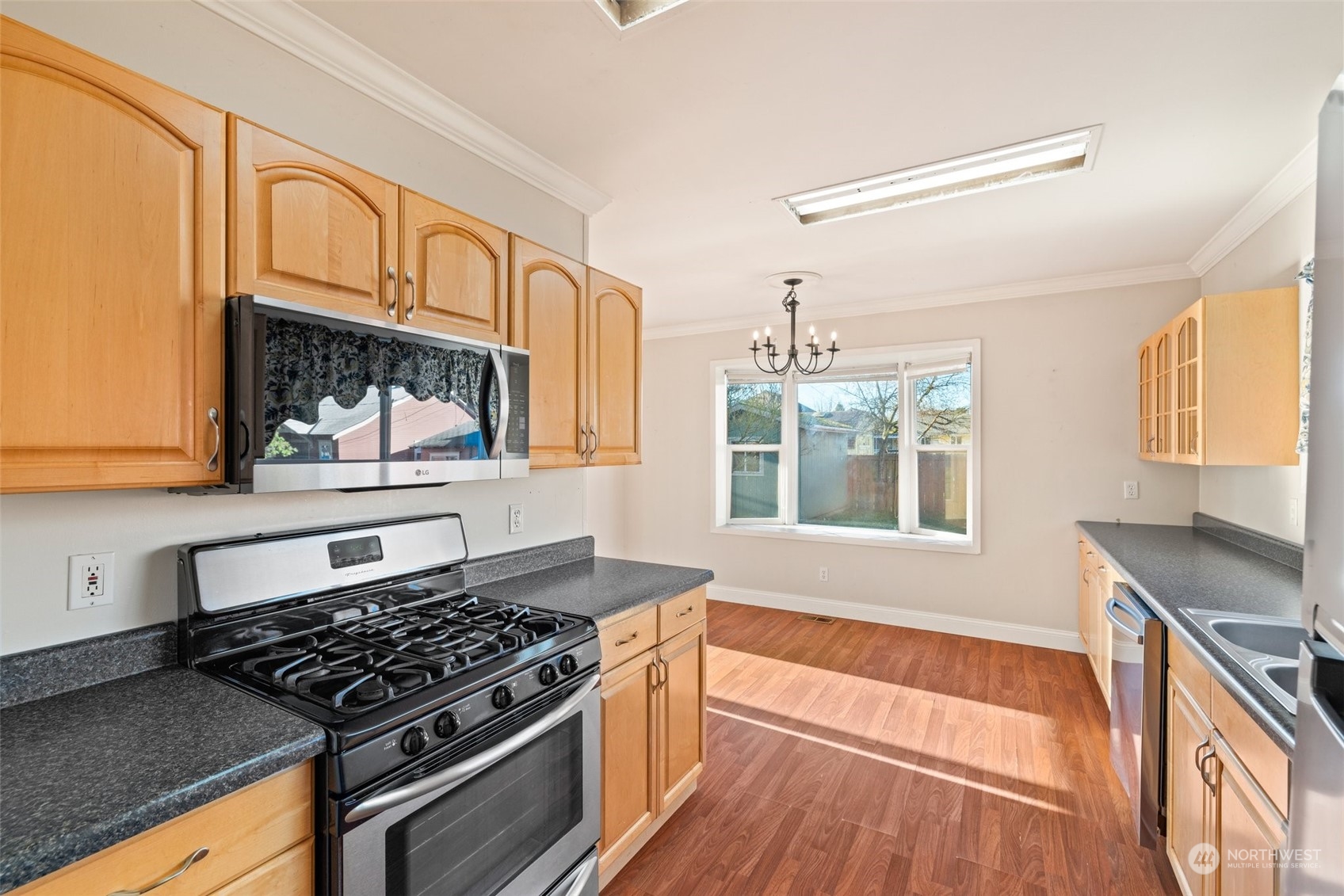 1720 Virginia Avenue Everett, WA 98201 - Photo 8 of 26