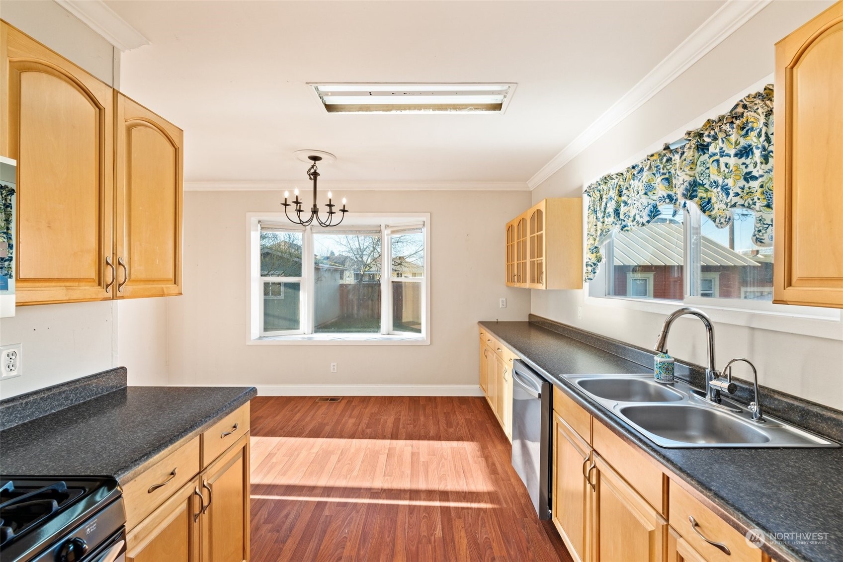 1720 Virginia Avenue Everett, WA 98201 - Photo 9 of 26