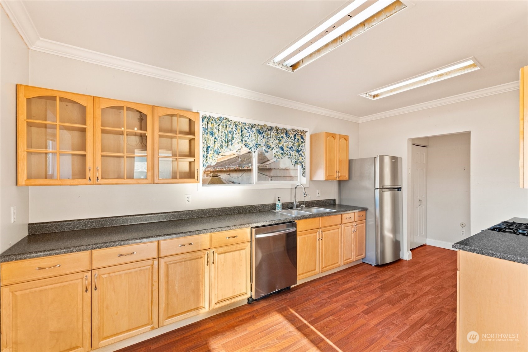 1720 Virginia Avenue Everett, WA 98201 - Photo 10 of 26