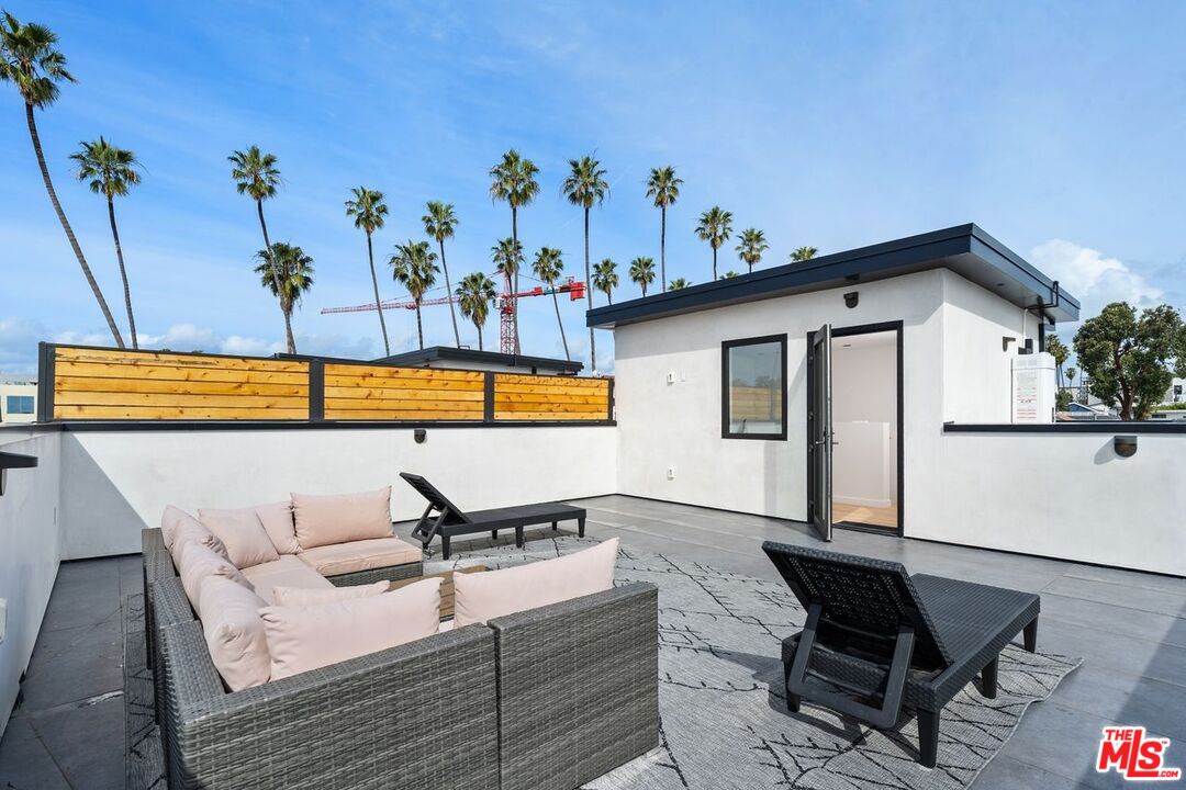 212 Bay Street, Unit 103 Santa Monica, CA 90405 - Photo 32 of 42