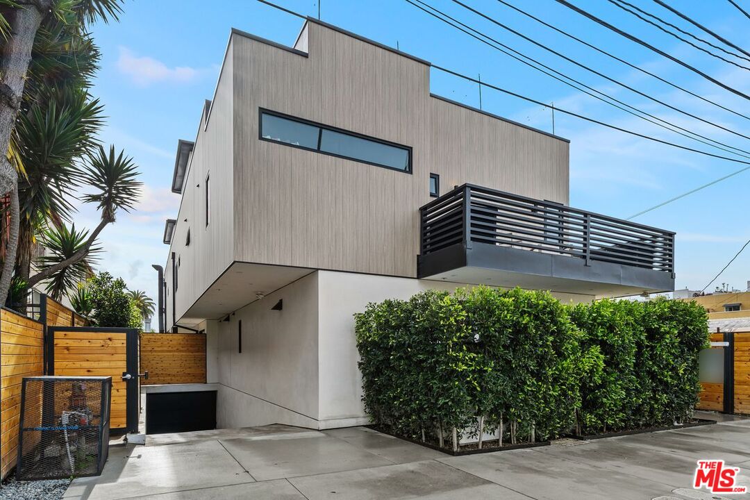 212 Bay Street, Unit 103 Santa Monica, CA 90405 - Photo 36 of 42