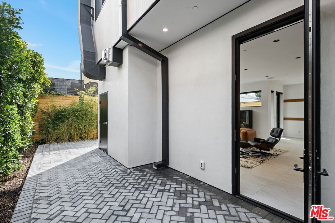 212 Bay Street, Unit 103 Santa Monica, CA 90405 - Photo 6 of 42