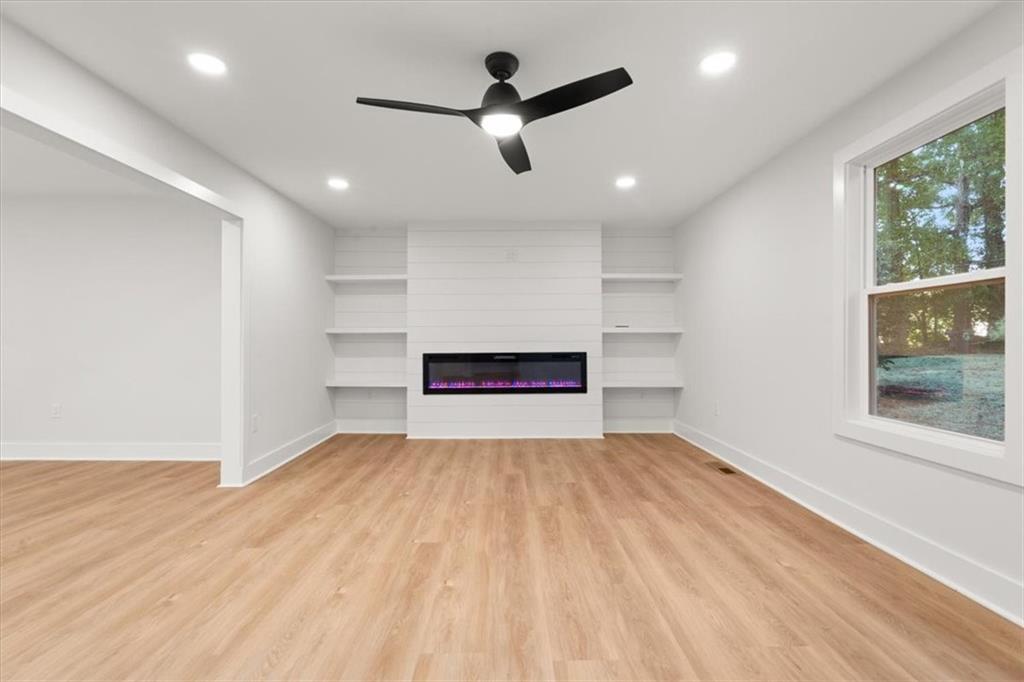 3307 Prince George Street East Point, GA 30344 - Photo 8 of 48 Gallery Image 8