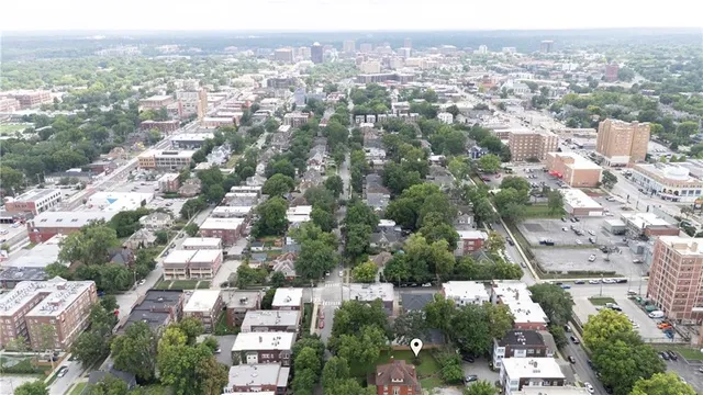 $159,000 | 3532 Wyandotte Street, Kansas City, MO 64111