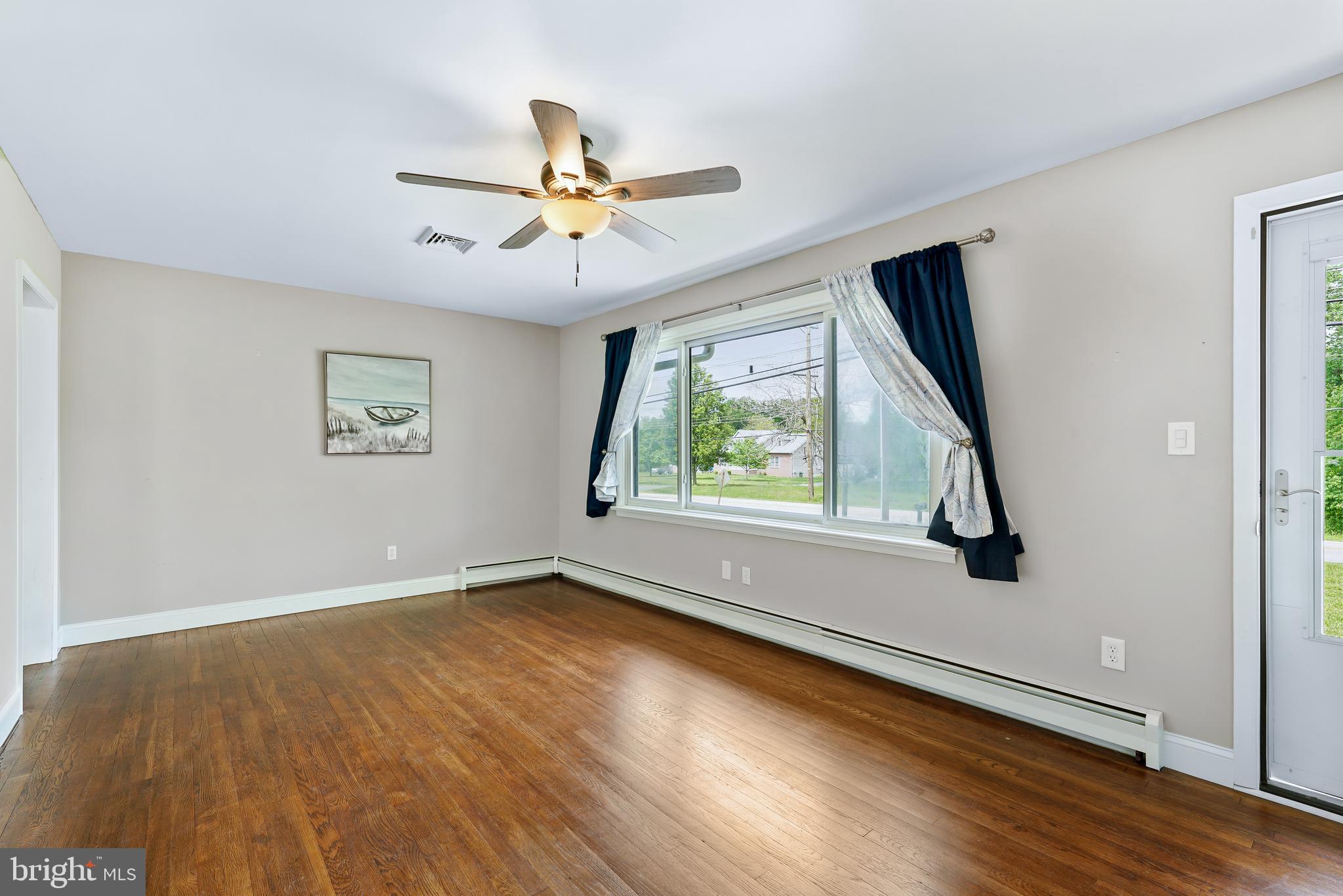 304 Appleton Road Elkton, MD 21921 - Photo 4 of 24 SPACIOUS LIVING ROOM