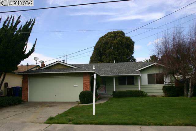 2679 Kavanagh Road San Pablo, CA 94806 - Photo 1 of 1 a view of a yard with an outdoor space