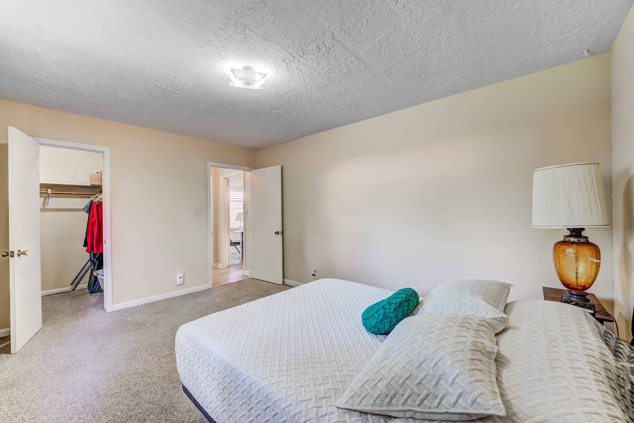 3334 Spring Valley Road Houston, TX 77080 - Photo 25 of 40