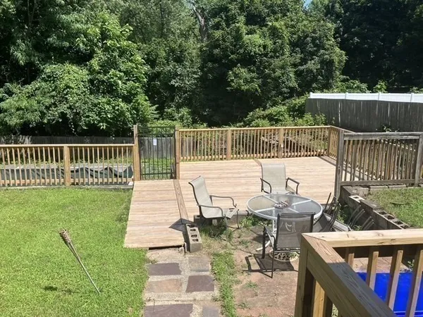 $3,500 | 55 Mandalay Road, Springfield, MA 01118