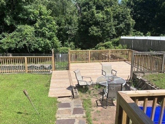 55 Mandalay Road Springfield, MA 01118 - Photo 6 of 8