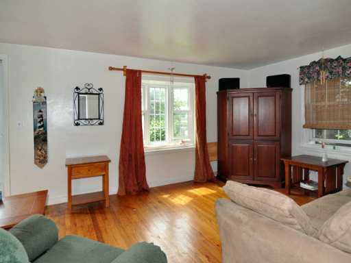 21 King Road Middletown, RI 02842 - Photo 2 of 12 Other.