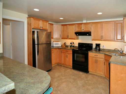 21 King Road Middletown, RI 02842 - Photo 3 of 12 Other.