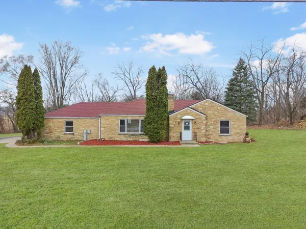$499,900 | N817 Co Trunk H, Bloomfield, WI 53128