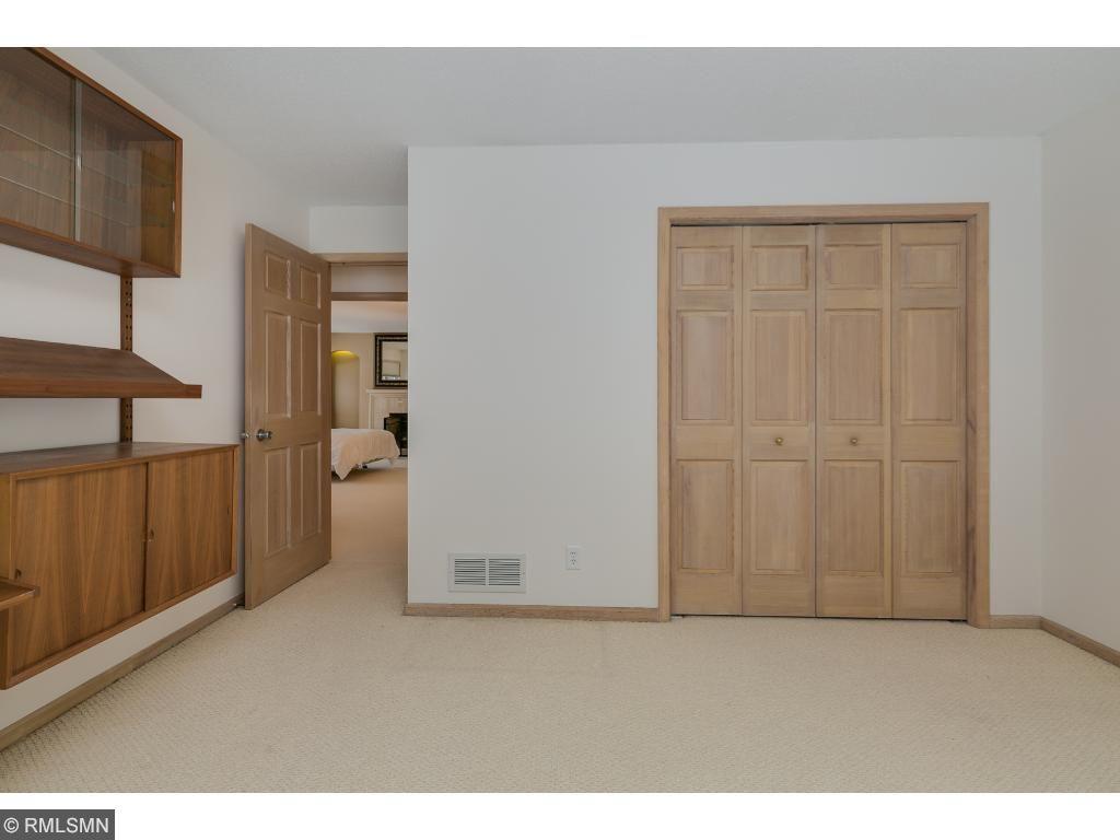 2210 Pine Island Road Minnetonka, MN 55305 - Photo 17 of 24