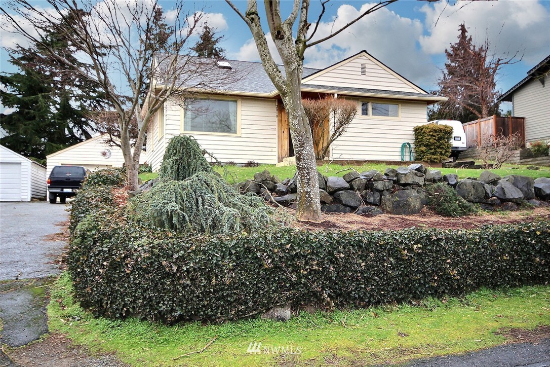 2018 Northeast 12th Street Renton, WA 98056 - Photo 1 of 17 Gallery Image 1