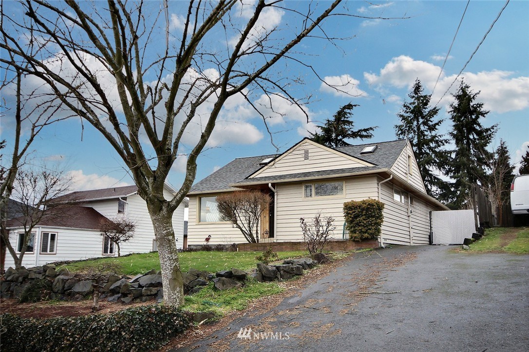 2018 Northeast 12th Street Renton, WA 98056 - Photo 17 of 17 Gallery Image 17