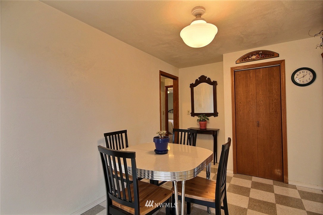 2018 Northeast 12th Street Renton, WA 98056 - Photo 5 of 17 Gallery Image 5