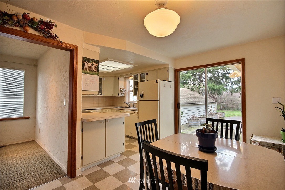 2018 Northeast 12th Street Renton, WA 98056 - Photo 6 of 17 Gallery Image 6