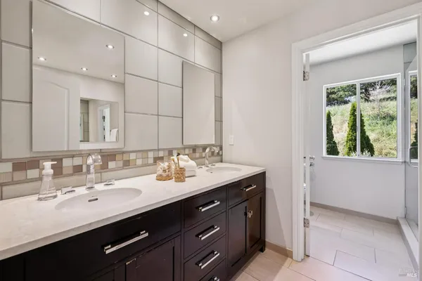 $3,295,000 | 43 Oak Valley Drive, Novato, CA 94947