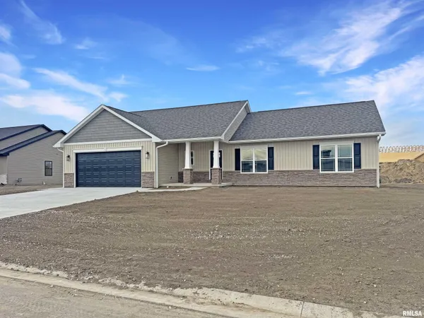 $379,500 | 28 Neylon Street, Mount Sterling, IL 62353