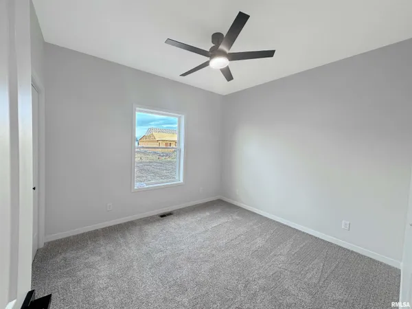 $379,500 | 28 Neylon Street, Mount Sterling, IL 62353