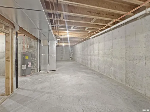 $379,500 | 28 Neylon Street, Mount Sterling, IL 62353