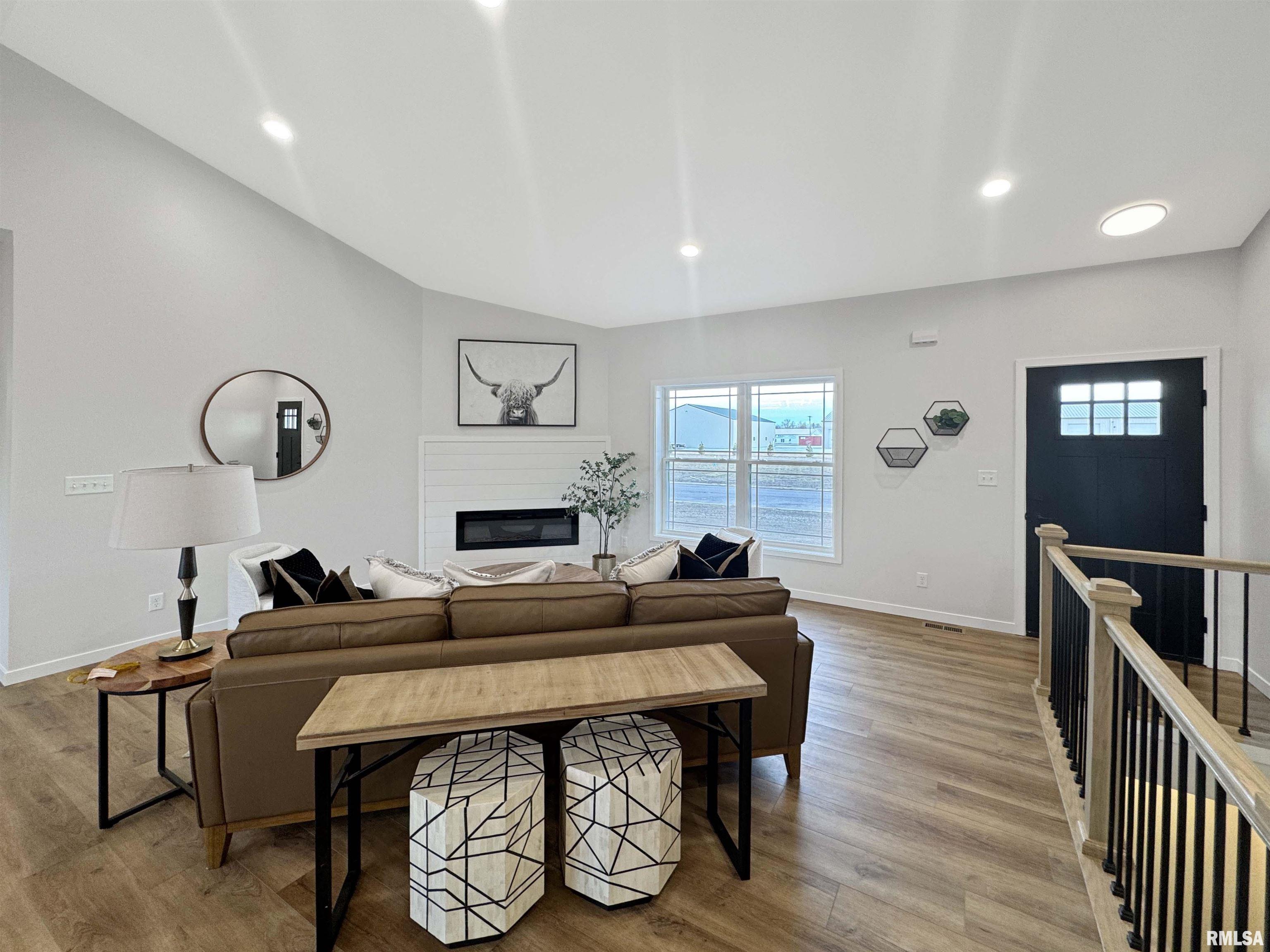 28 Neylon Street Mount Sterling, IL 62353 - Photo 3 of 21