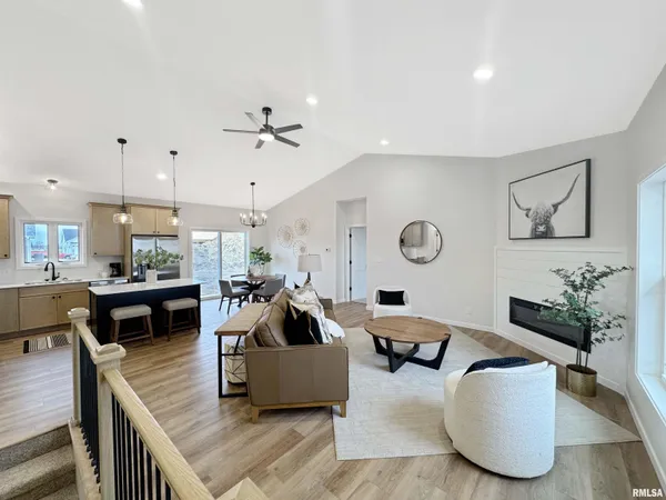 $379,500 | 28 Neylon Street, Mount Sterling, IL 62353