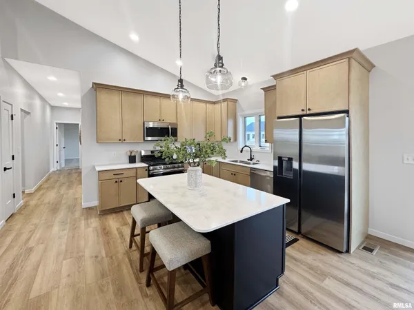 $379,500 | 28 Neylon Street, Mount Sterling, IL 62353