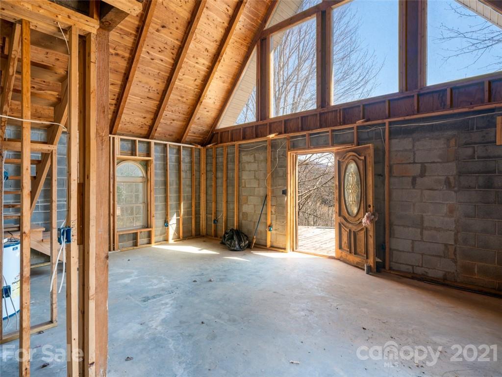 149 Jordan Branch Road Mars Hill, NC 28754 - Photo 6 of 19 Gallery Image 6