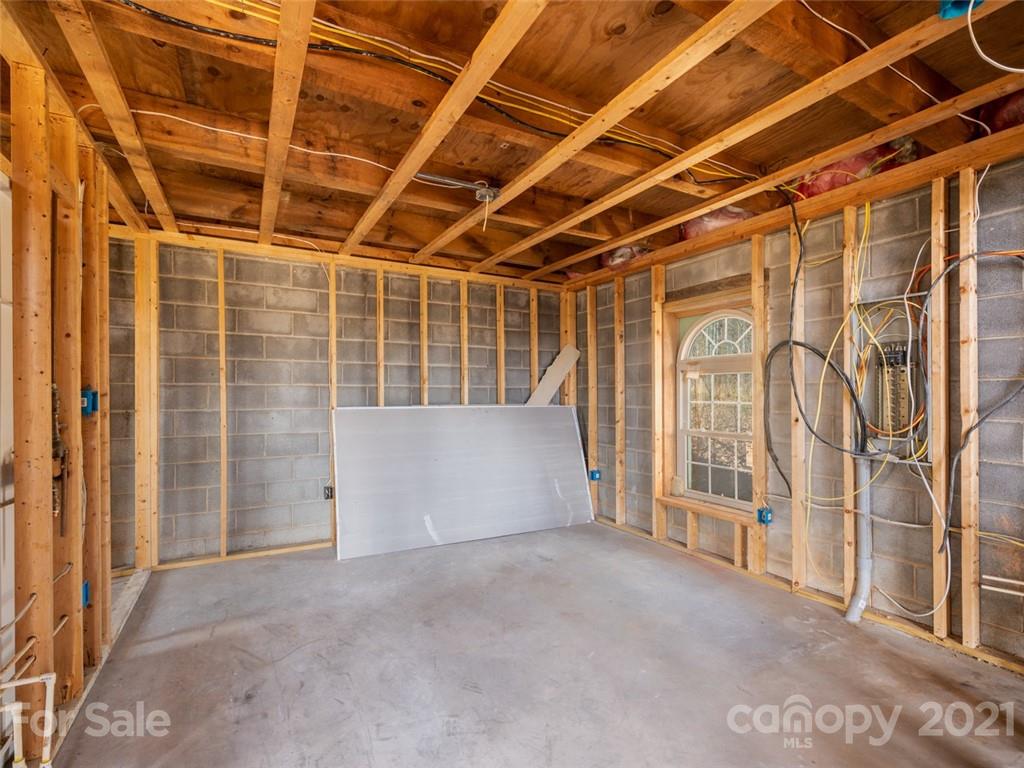 149 Jordan Branch Road Mars Hill, NC 28754 - Photo 8 of 19 Gallery Image 8