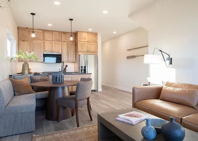 $774,000 | 118-124 East Lakeview Drive, Silver Bay, MN 55614