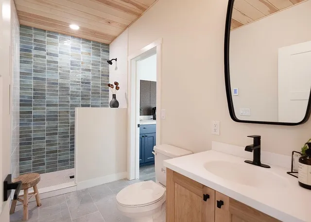 $774,000 | 118-124 East Lakeview Drive, Silver Bay, MN 55614