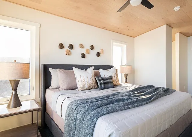 $774,000 | 118-124 East Lakeview Drive, Silver Bay, MN 55614