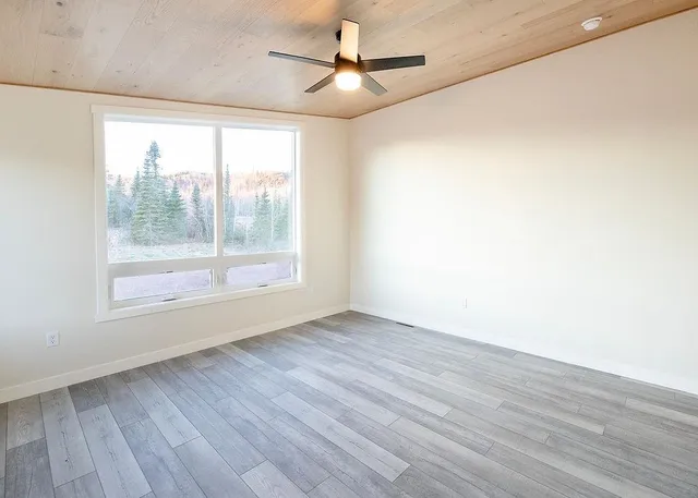 $774,000 | 118-124 East Lakeview Drive, Silver Bay, MN 55614