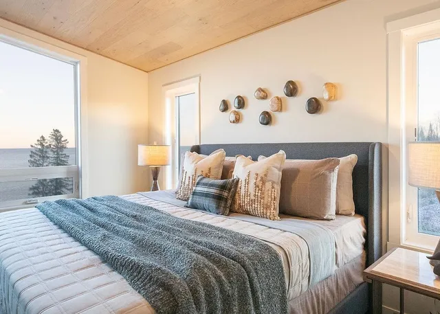 $774,000 | 118-124 East Lakeview Drive, Silver Bay, MN 55614